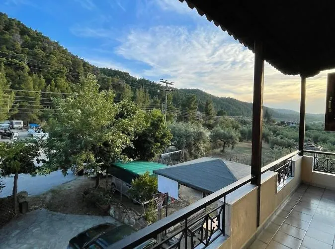 Balconaki In Βουρβουρού