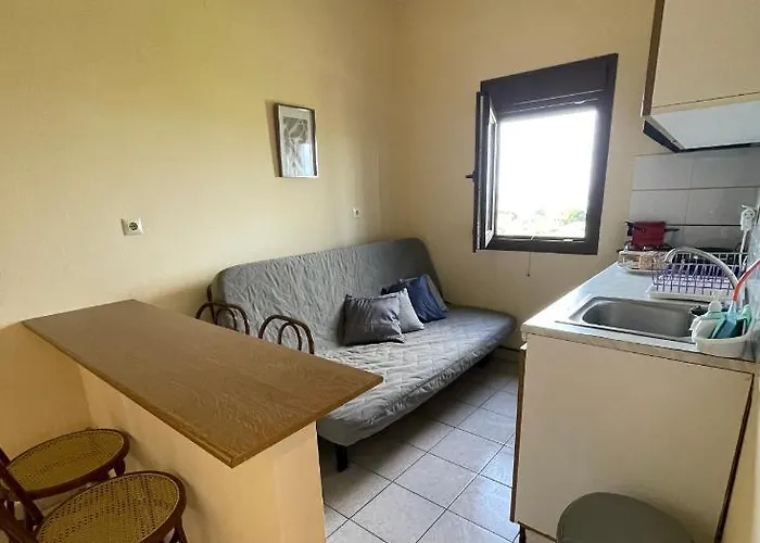 Balconaki In * Βουρβουρού